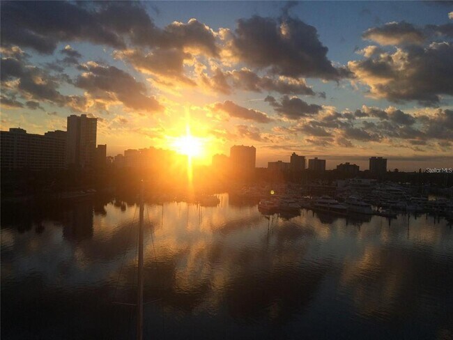 Building Photo - 650 Golden Gate Point