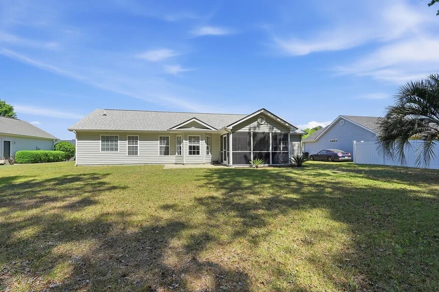 Building Photo - 722 Drawbridge Dr