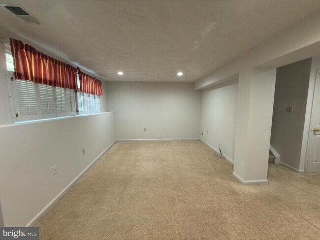 Building Photo - 5519 Inverness Woods Ct