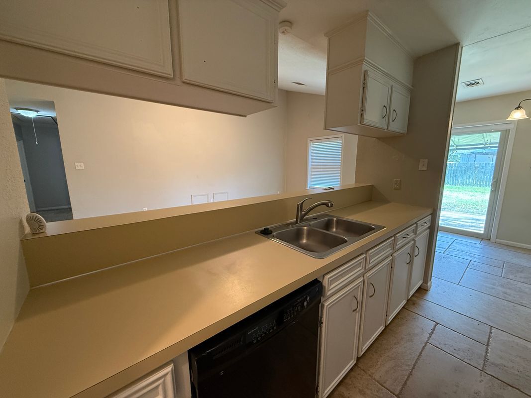 Building Photo - 3203 Bahia Dr