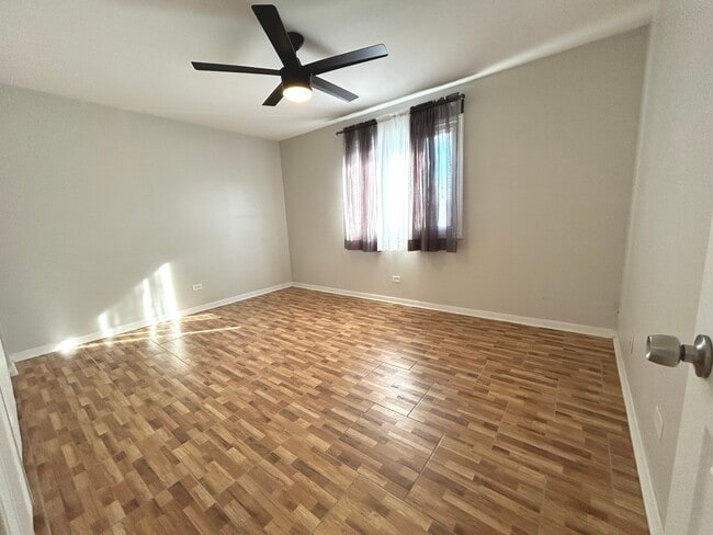 Building Photo - 10440 Natoma Ave