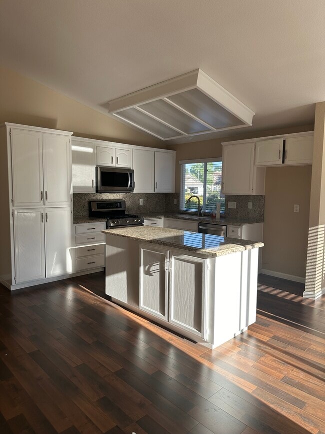 Building Photo - 1521 Annie Ct