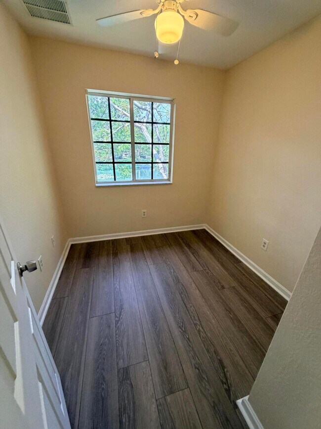 Building Photo - 969 Tortuga Dr