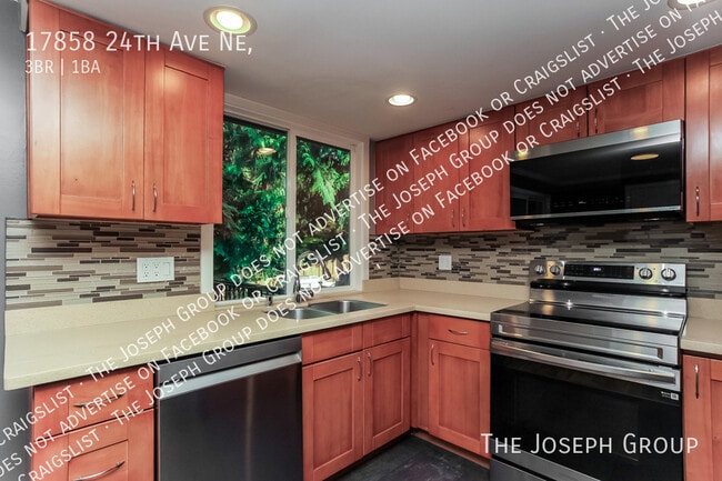 Building Photo - 17858 24th Ave NE