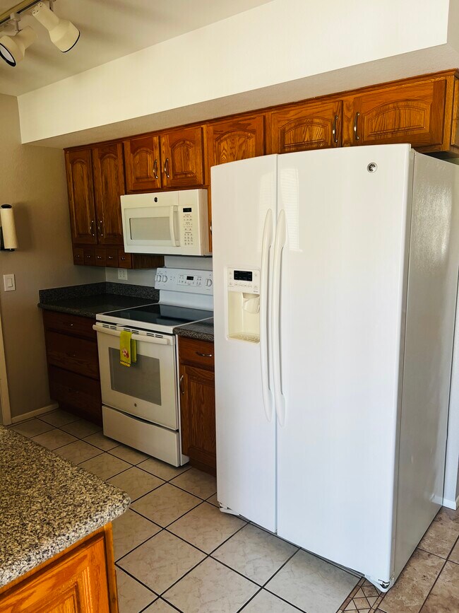 Building Photo - 810 Leisure World