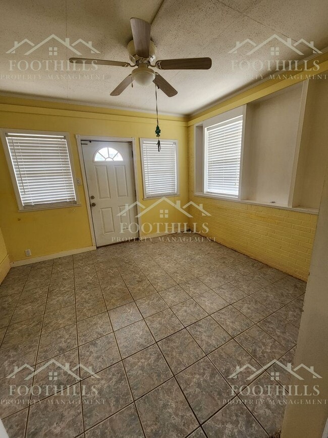 Building Photo - 2013 Boul Hts