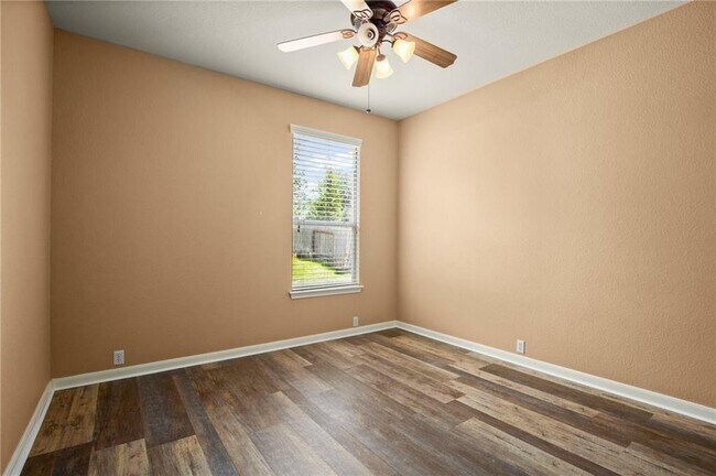 Building Photo - 717 Adler Falls Ln
