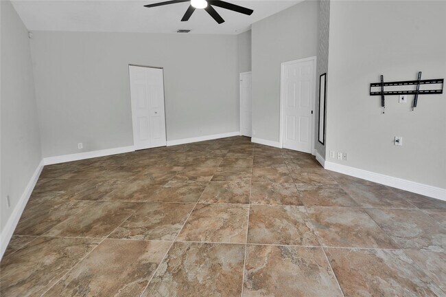 Building Photo - 8949 NW 45th Ct