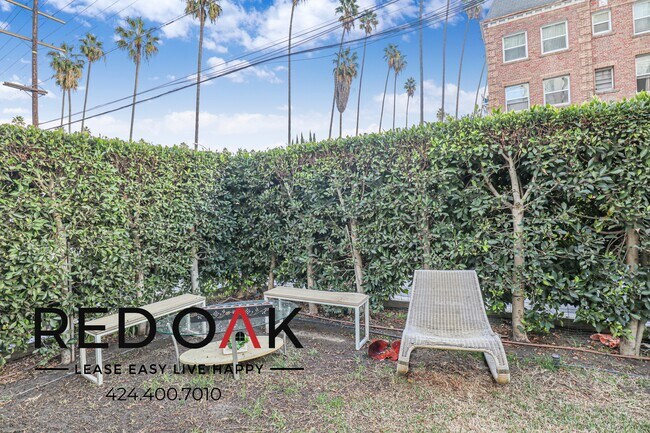 Building Photo - 861 Fedora St
