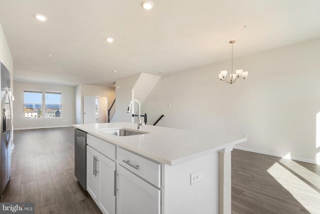 Building Photo - 760 Union St