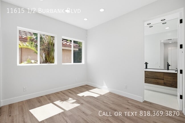 Building Photo - 11615 1/2 Burbank Blvd-