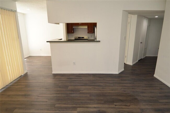 Building Photo - 8742 Mallard Reserve Dr