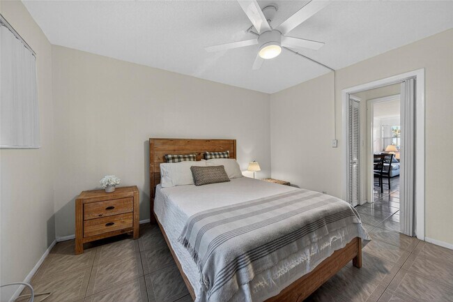 Building Photo - 625 Antioch Ave