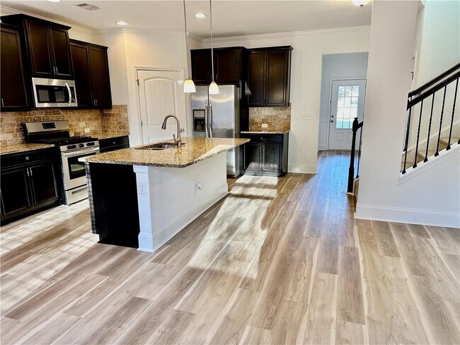 Building Photo - 3805 Alden Pl