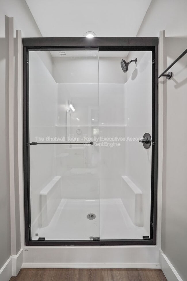 Building Photo - 2711 Tarleton Ave