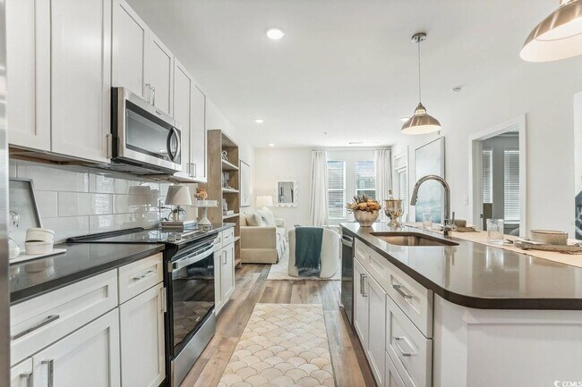 Building Photo - 331 Pickwick Dr