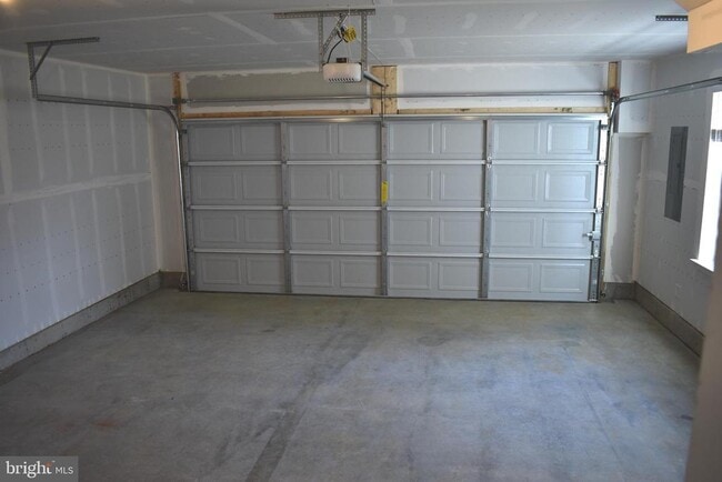 Building Photo - 216 Swan Fld Ave