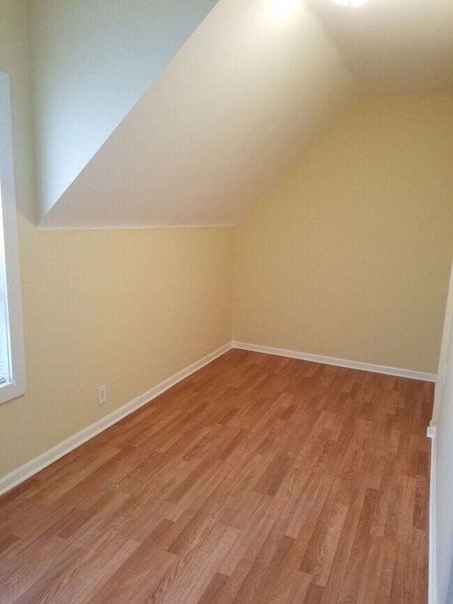 Building Photo - 3515 W McLean Ave