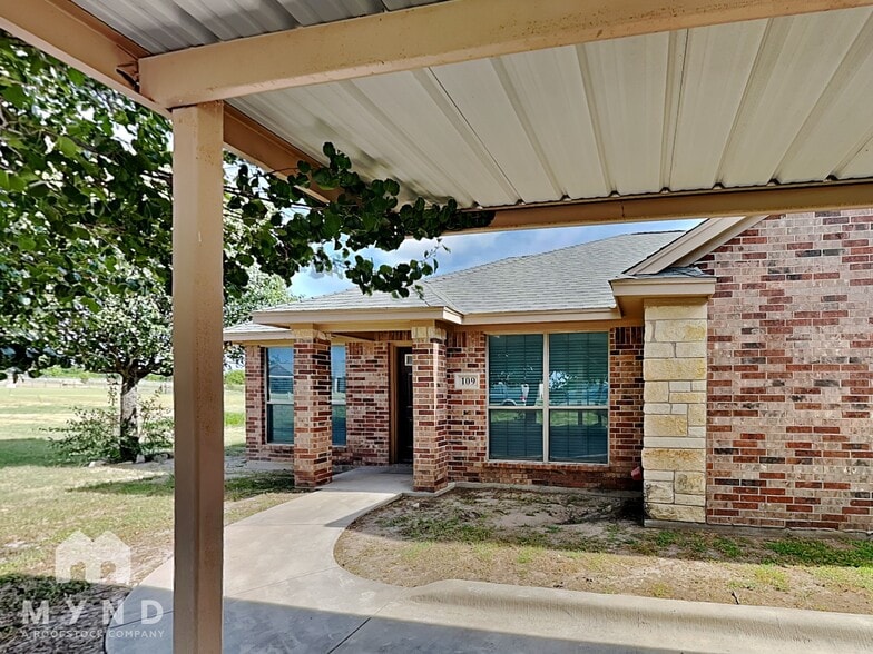 Primary Photo - 109 Jolin Ln