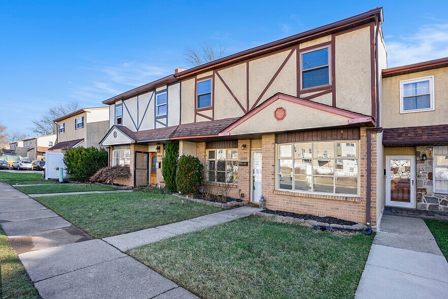 Building Photo - 2280 Suzann Dr