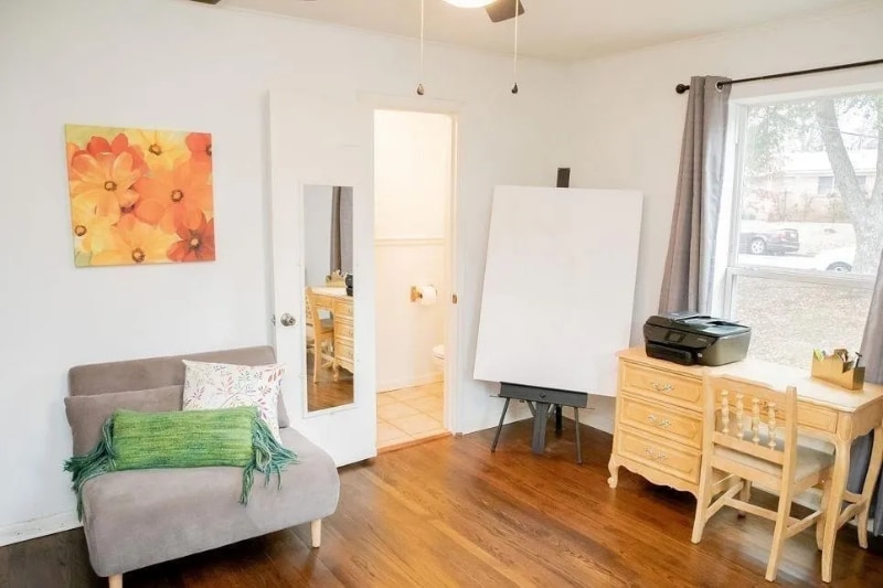 Building Photo - 1526 Goliad St