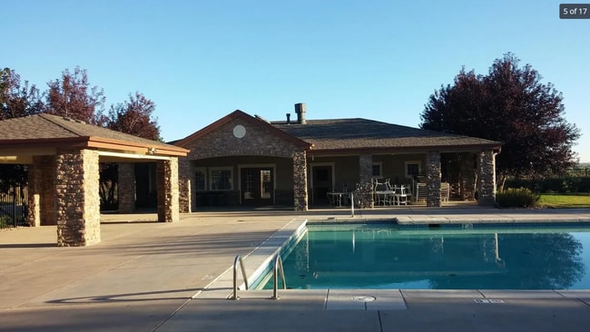 Building Photo - Great Townhome in Fort Collins