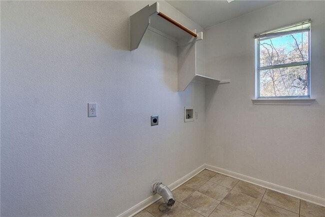 Building Photo - 120 Abbey Dr