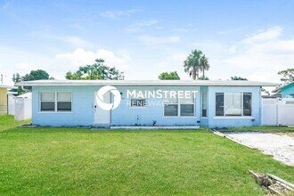Building Photo - 3 Bedroom Pet-Friendly Home in SARASOTA, FL with Main Street Renewal