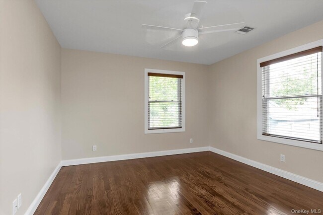 Building Photo - 85 Clement St