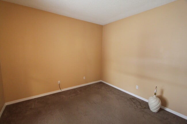 Building Photo - Available NOW! BEAUTIFUL  2 BD/2BA Home in...