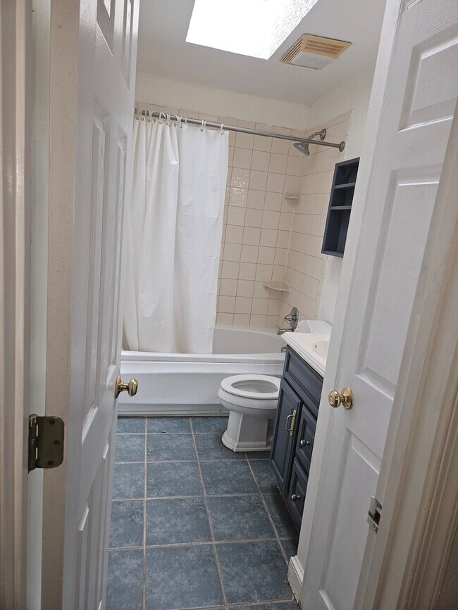 Building Photo - 14291 Fontana Ct