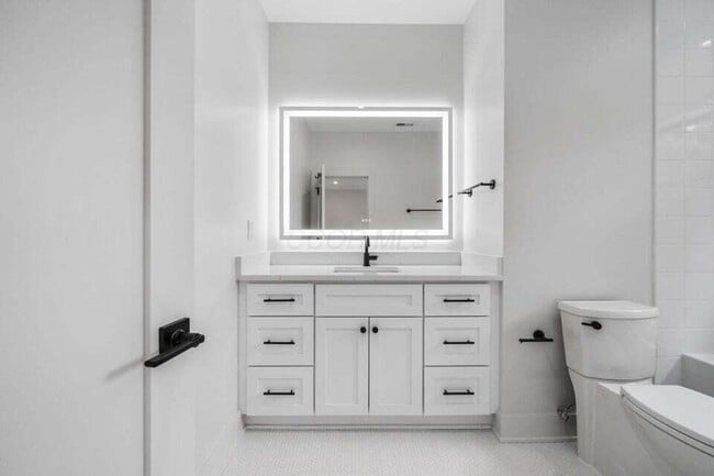 Building Photo - 2777 Donna Dr