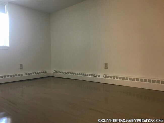 Building Photo - 414 Tremont St