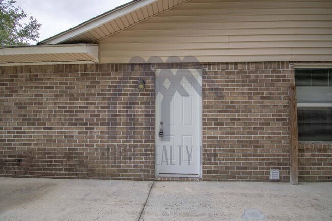 Building Photo - 1253 Roberts Way