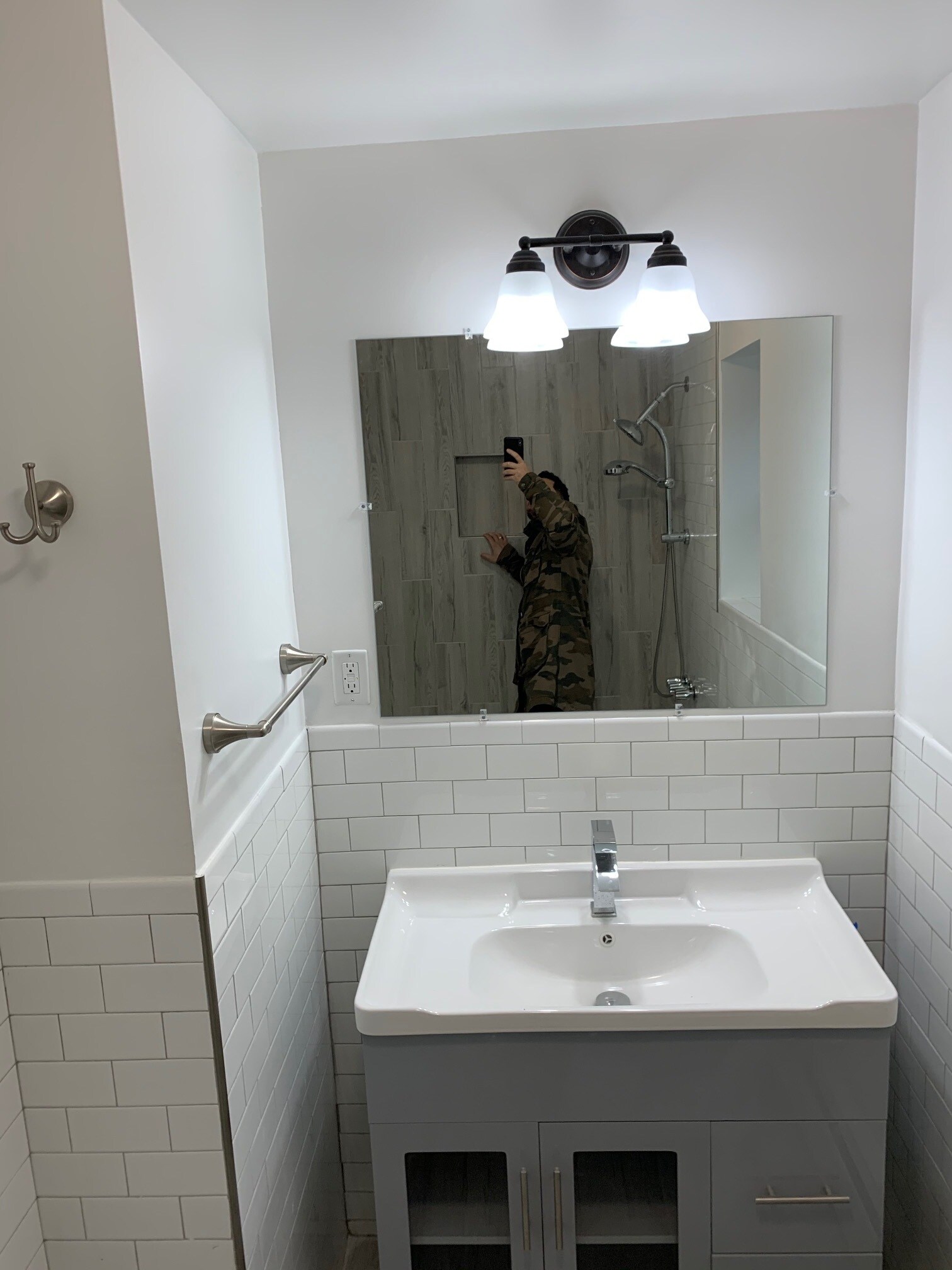 Building Photo - 229 E 237th St