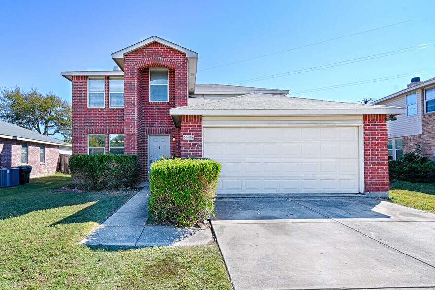 Building Photo - 5909 Thoroughbred Trl