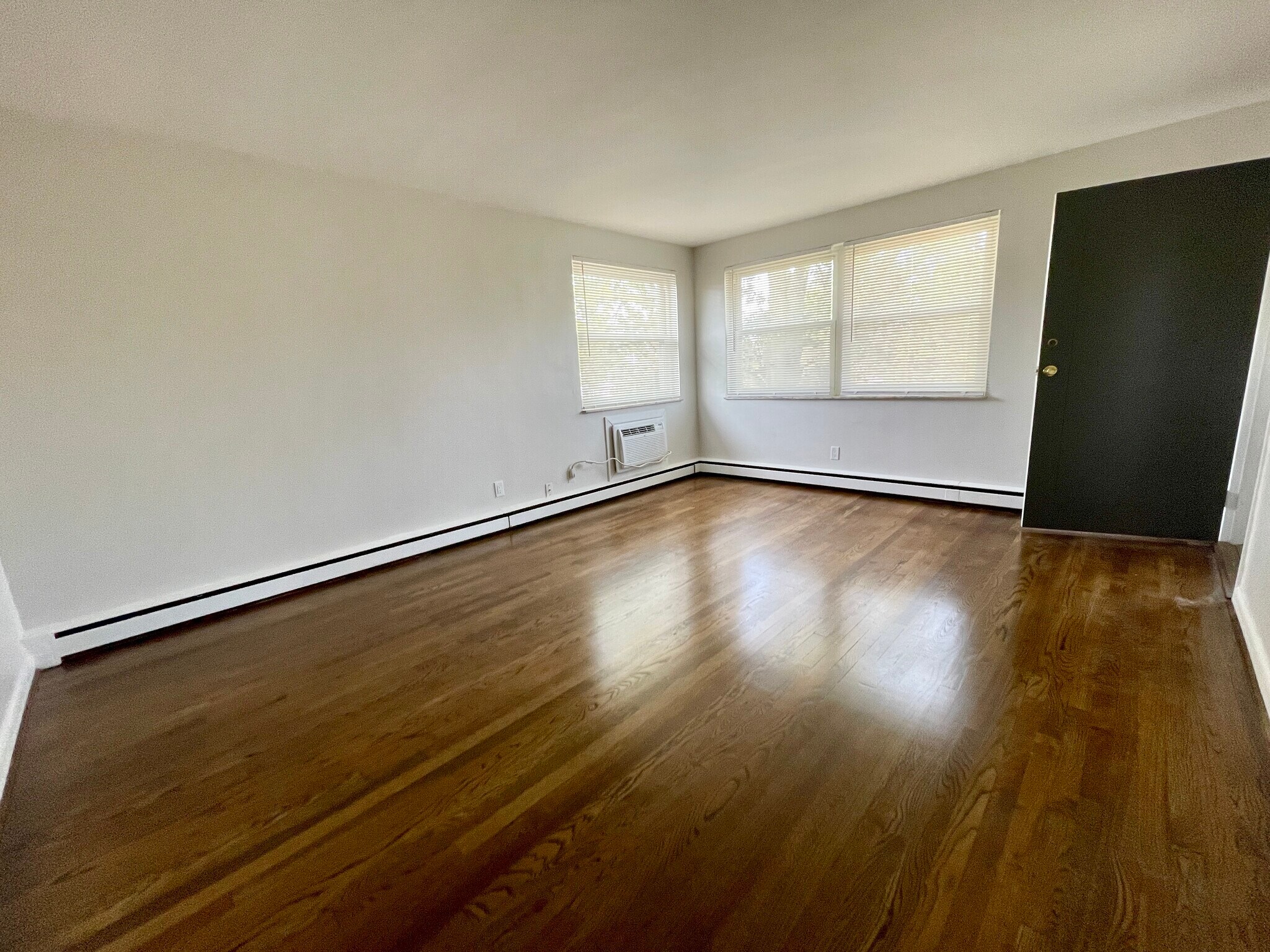 Living Room - 4191 Hoffman Ave
