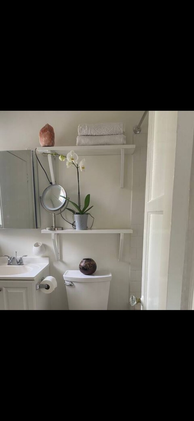 Building Photo - 4525 Avocado St