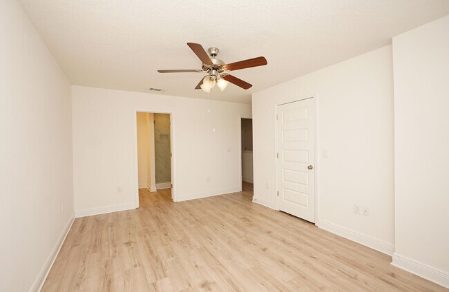 Building Photo - 22 Redbird Lp