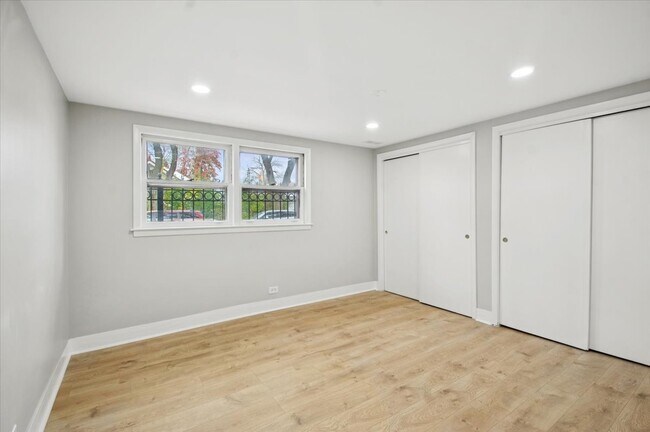 Building Photo - 2623 W Arthur Ave