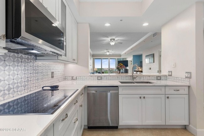 Building Photo - 102 Yacht Harbor Dr