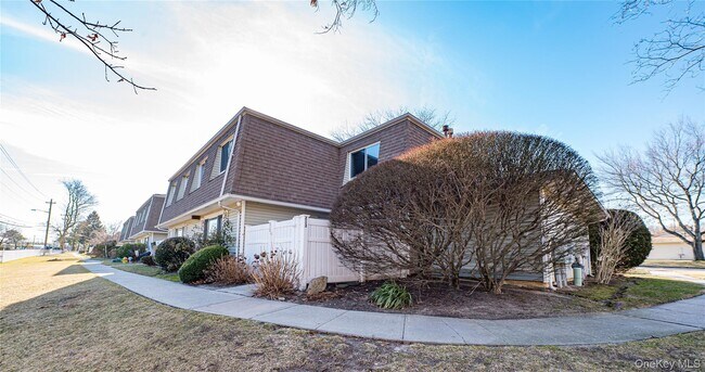 Building Photo - 213 Storm Dr