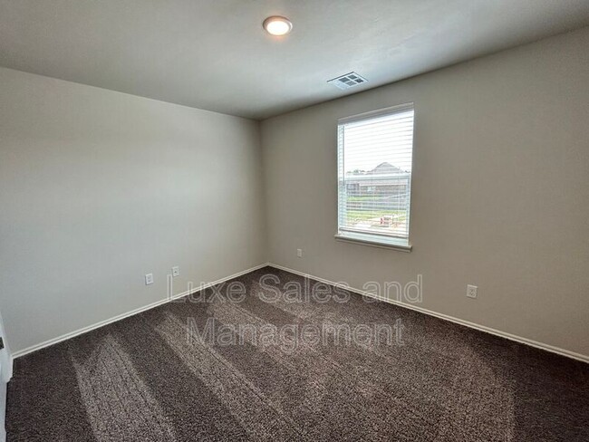Building Photo - 10805 NW 119th St