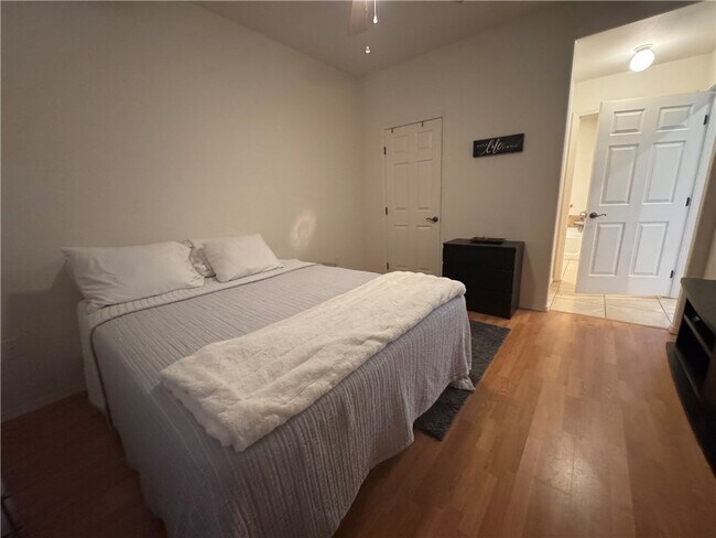 Building Photo - 3340 Landon Dr W