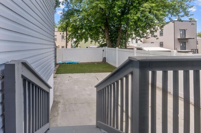 Building Photo - 271 Cator Ave
