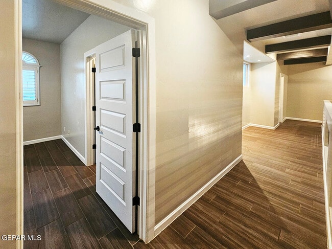 Building Photo - 13185 Tiverton Rd