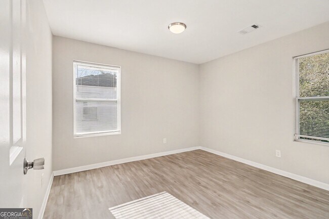 Building Photo - 2117 Blayton Ln SE