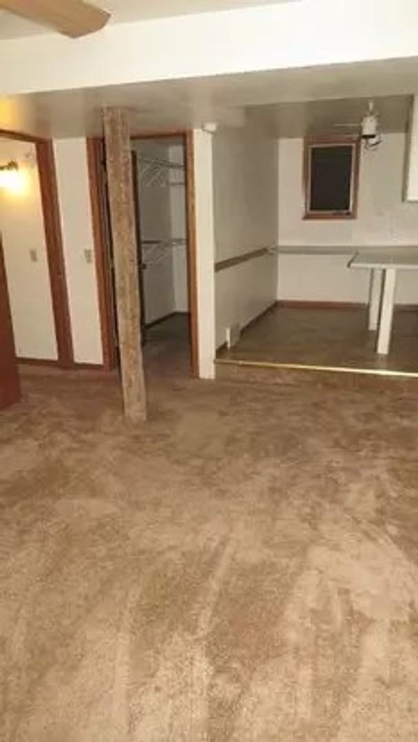 Building Photo - 413 Paunack Pl