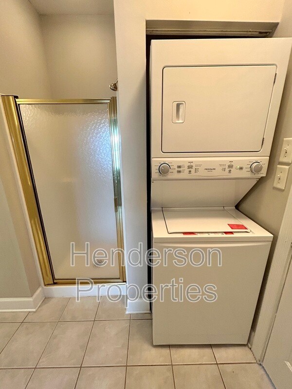 Building Photo - 9179 Meadow Vista Rd