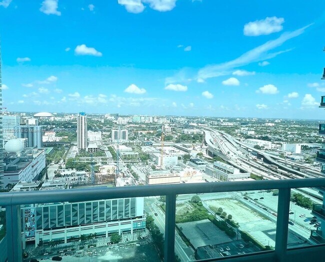 Building Photo - 900 Biscayne Blvd